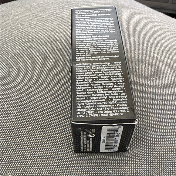 Bobbi Brown Black Moisturizing Treatment Foundation - Picture 2 of 2